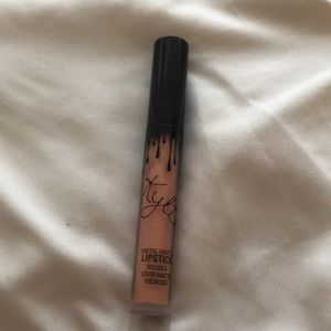 KYLIE COSMETICS HEIR METAL MATTE LIPSTICK